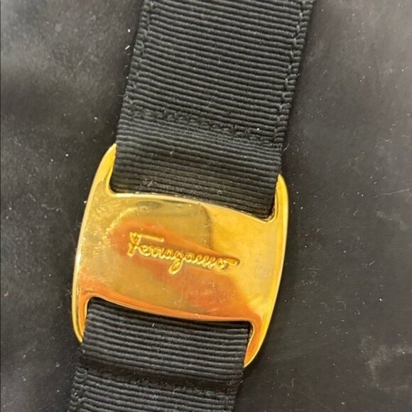 Ferragamo Womens Vara bow black suede cross body bag Elegant Black Crossbody Bag - Picture 2 of 9